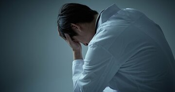 「休めない若手医師」はなぜ生まれるのか…専門職育成に潜む「自己研鑽」という呪縛