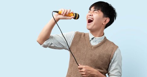 「正直、盛り下がる…」嫌われる上司がカラオケで入れる曲の1つの特徴