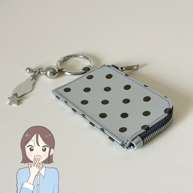 「毎日使ってます!」「本当に可愛いです」ニコアンドの“片手におさまるミニ財布”コンパクトなのにカードが10枚入って優秀!「見た瞬間、買おうと決めた」【購入レビュー】