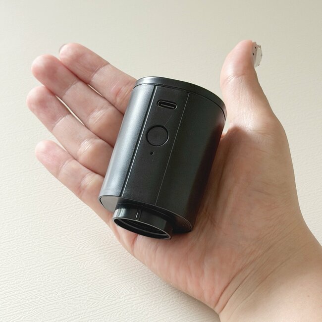 【3COINS】もう掃除機いらないじゃん！手のひらサイズの“圧縮アイテム”が大人気「旅行に必須です」「かなり楽になりました」《購入レビュー》