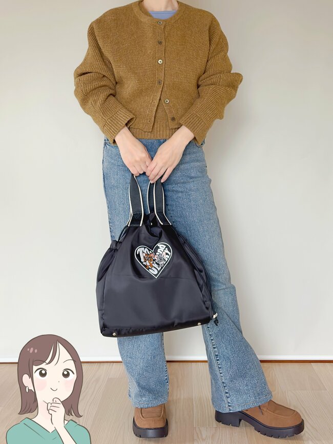 しまむら×トムとジェリーの「ポケットたくさんバッグ」大人かわいいのに収納力スゴすぎるの!