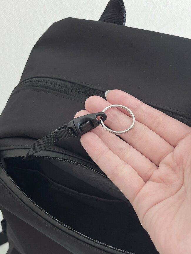 「コスパ爆発です」ユニクロの“大容量リュック”通勤や旅行で使えて優秀すぎる！「おしゃれで収納力も抜群」「本当に買ってよかった！」