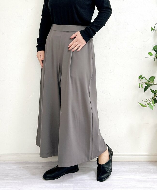 「ヘビロテしそう」「3色目です！」ハニーズの“スカートみたいなパンツ”楽ちんすぎて手放せない！「すべすべで履き心地が良い」