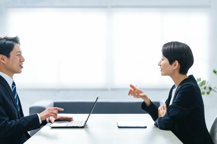 【できるリーダー】ミスした部下に「過去形」ではなく「現在形」で問いかける理由
