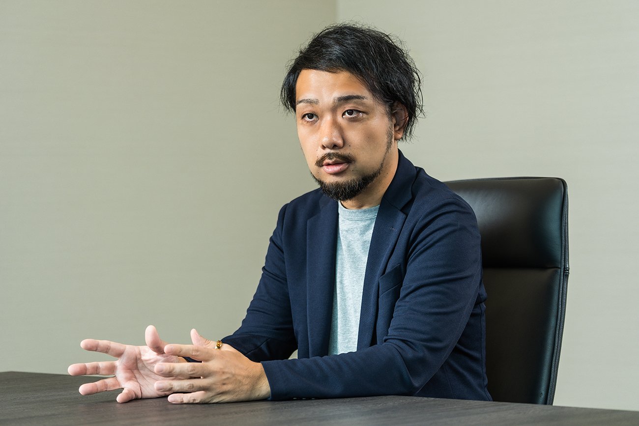 KDDIが挑んだ「デジタルマーケティング内製化」7年の軌跡！人材育成とコスト削減を実現した組織改革の全貌