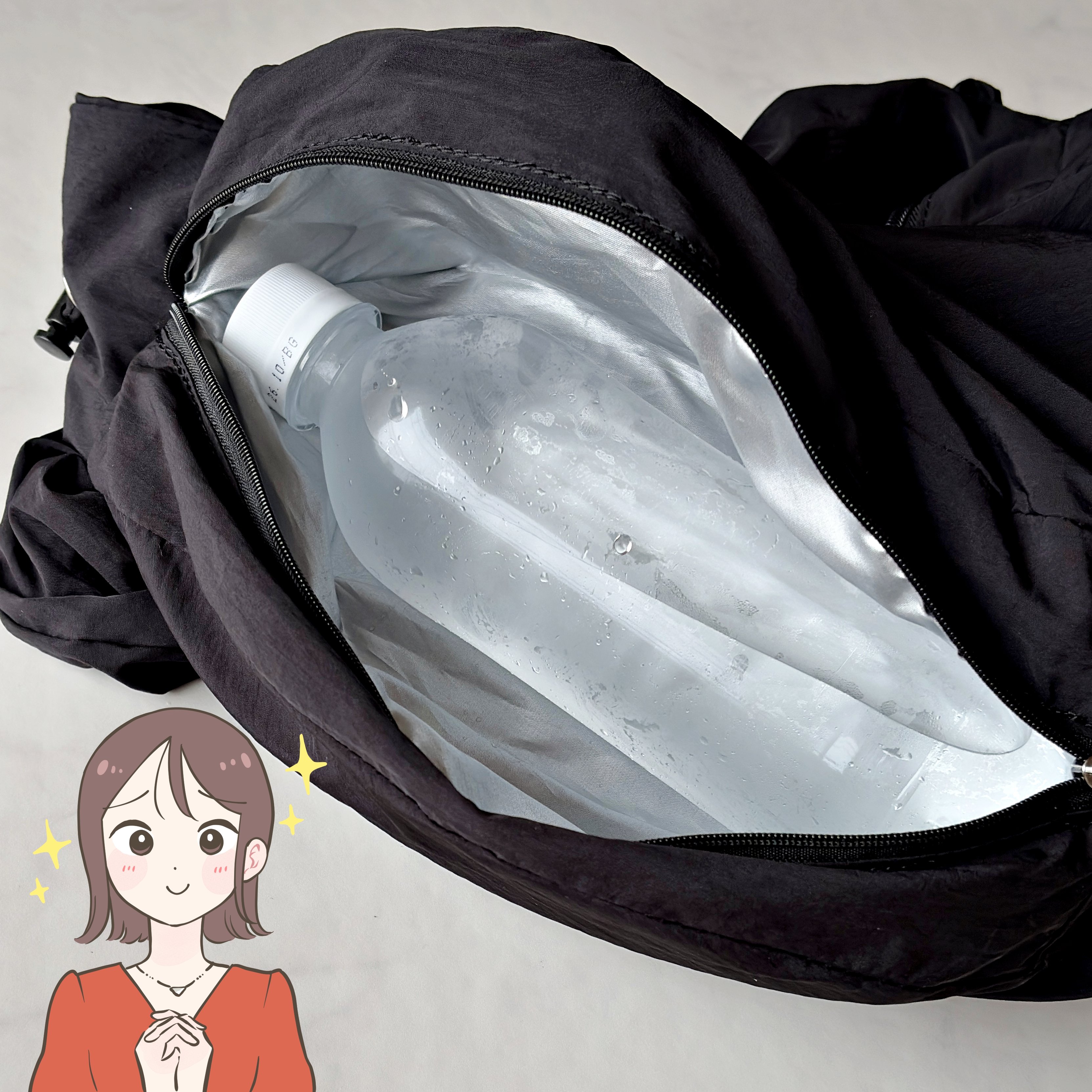 「ペットボトルと傘の収納が独立」3COINSの“天才が考えたバッグ”荷物が濡れなくて嬉しい！「デザイン良し、コスパ良し」「たくさん入ります！」《購入レビュー》