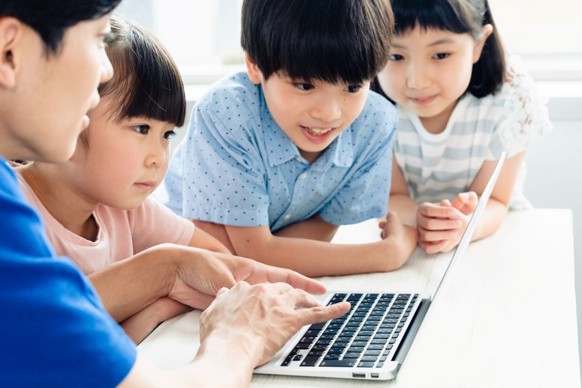 生成AIを子どもに使わせていいのか？子育て中の言語学者が抱いた「違和感」の正体