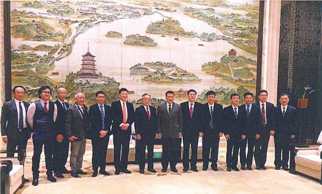 JDIとINCJの幹部の中国浙江省を訪問時の集合写真