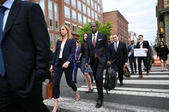 FOX、ドミニオンの名誉毀損訴訟で和解　1060億円支払いへ