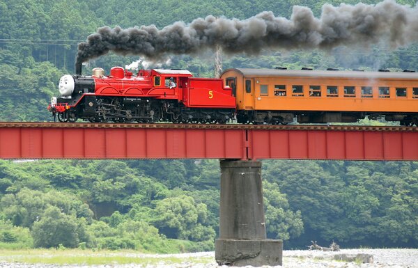 C5644号を使った「ジェームス号」。現在は機関車の不具合で運行されていない　Photo by F.T.