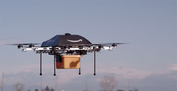 アマゾンの「空飛ぶ宅配便」に飛行実験許可 <br />2015年は小型無人飛行体「ドローン」元年