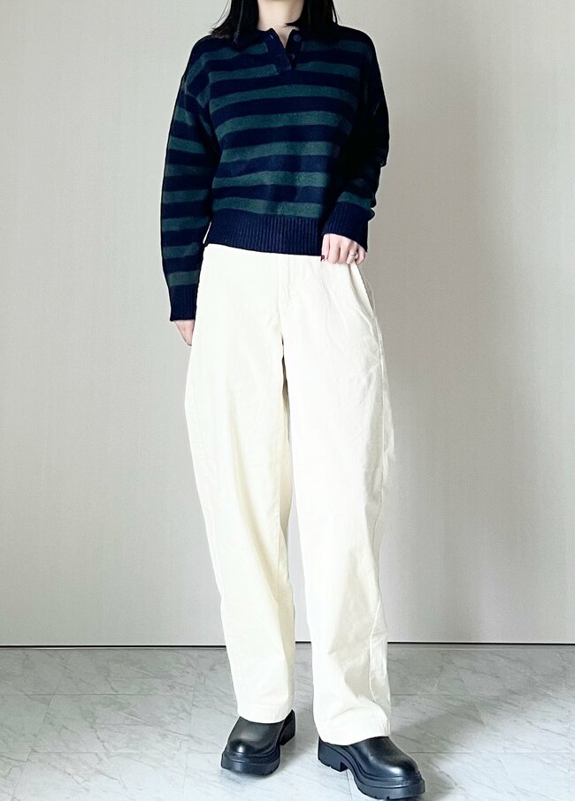 2490円→1990円に値下げ中!GUの“もちもちニット”肌ざわりが気持ちいいし、パンツコーデで大活躍!「甘すぎないデザイン」「これを着ていると好評です」