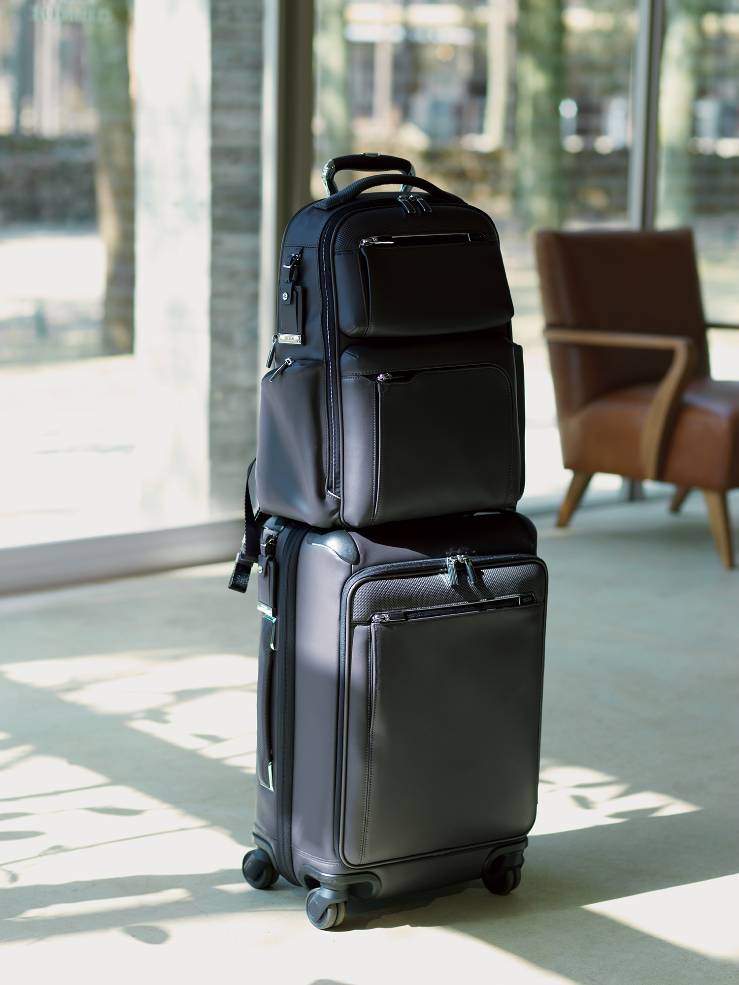 スタイリッシュで機能的。ビジネスエグゼクティブは、才色兼備な「TUMI」のバッグを