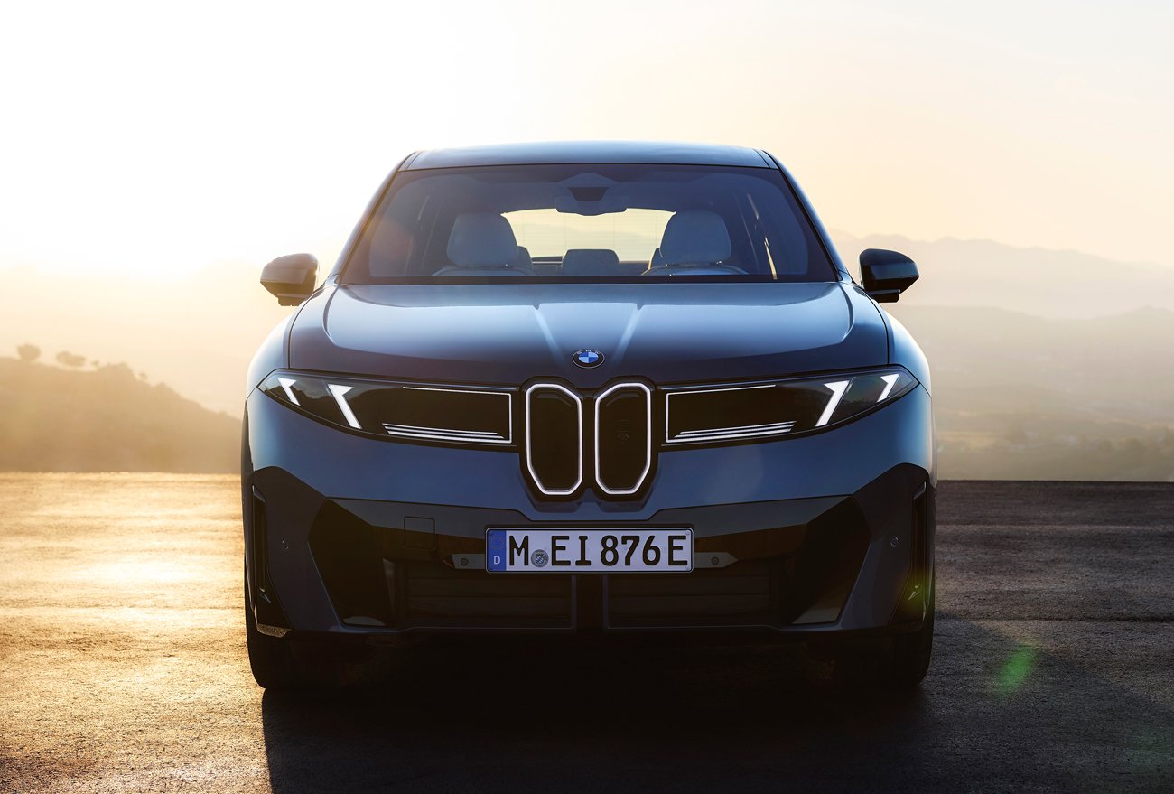 2025年9月に公開された新型iX3