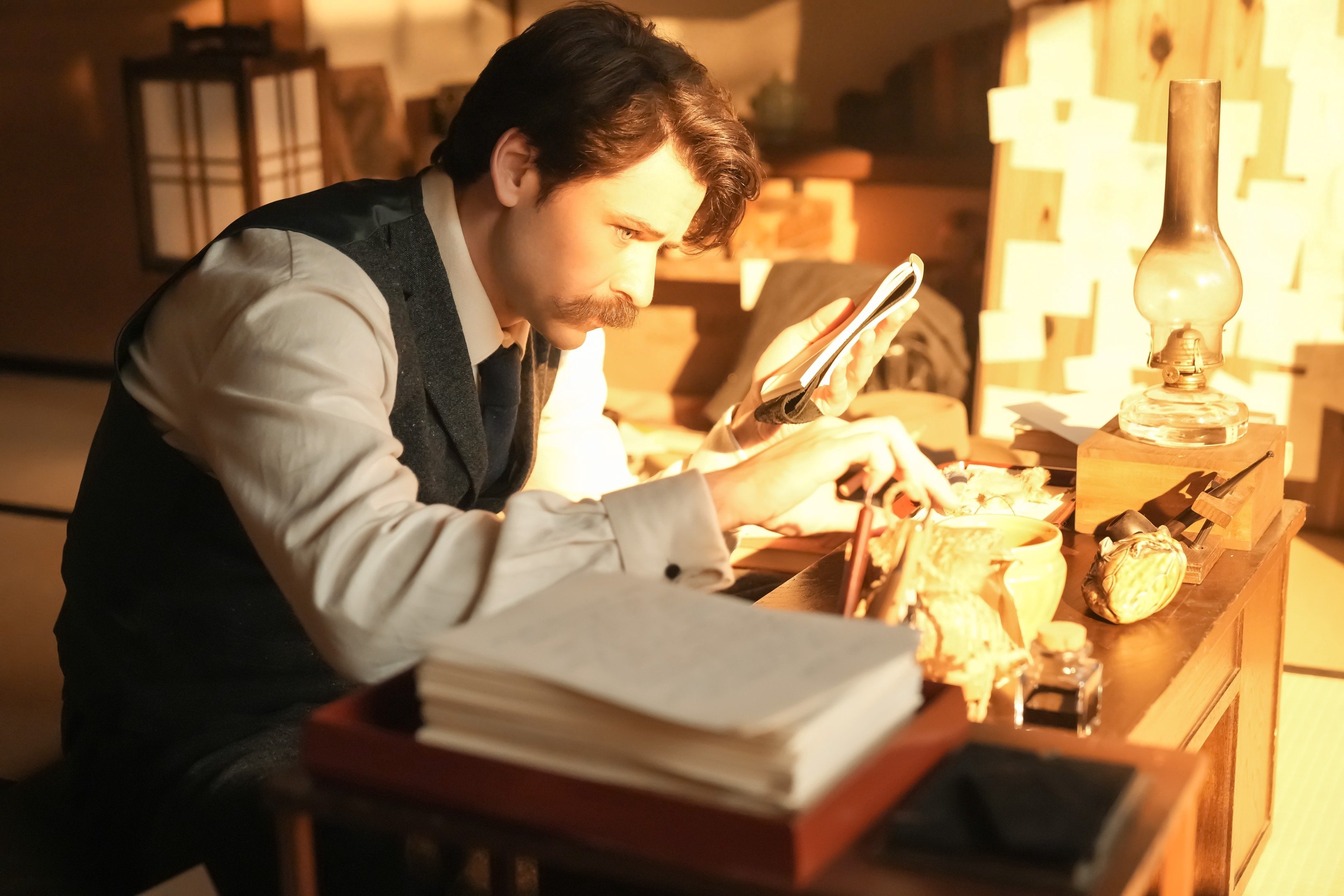 伊武雅刀、怪談うますぎ!住職役で見せた「淡々だけど明瞭な語り口」に思わず聞き入っちゃう〈ばけばけ第57回〉