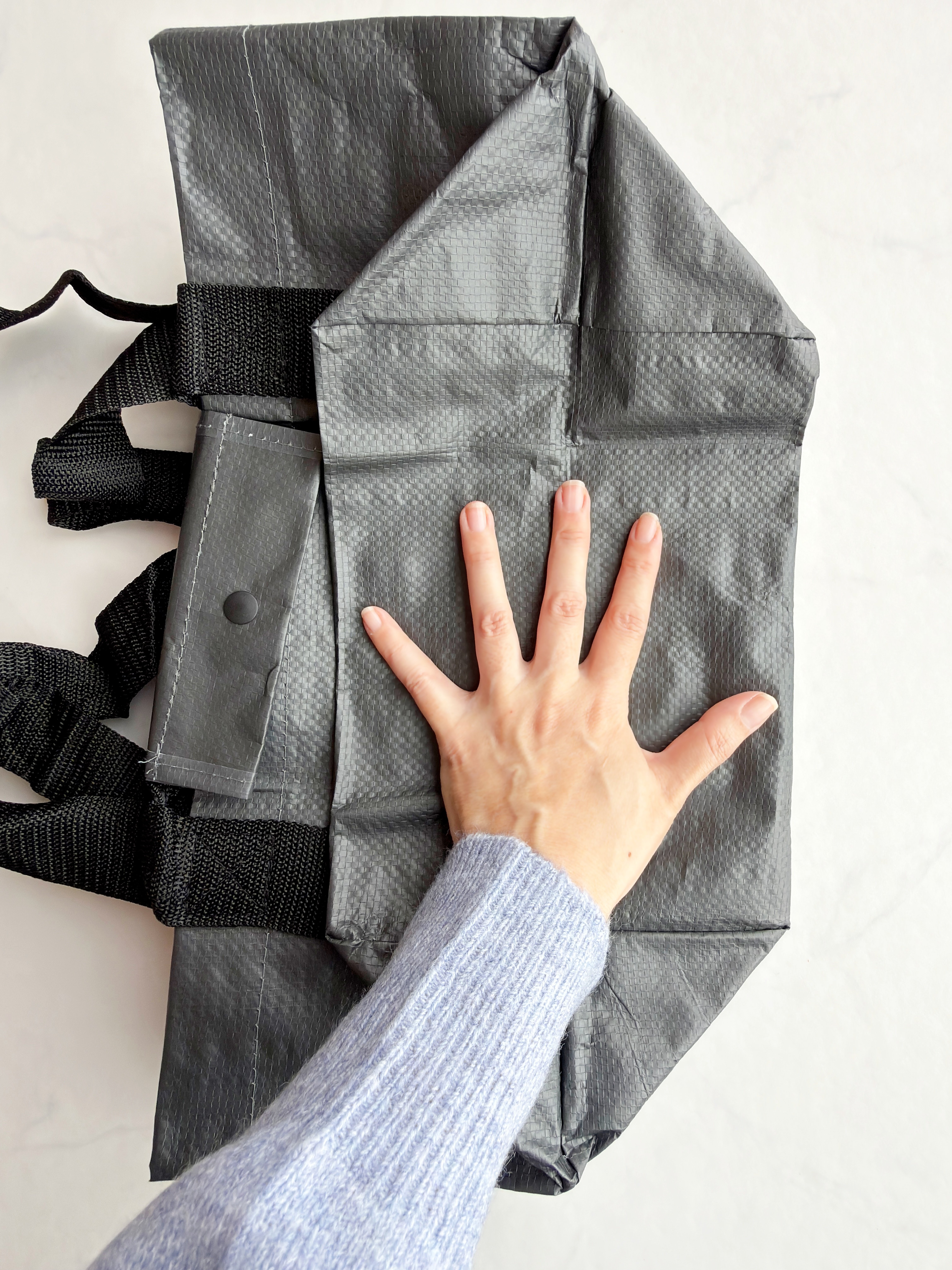 「汚れても大丈夫で、めっちゃ軽い！」ローソンでしか買えない“無印良品のたためるバッグ”が優秀すぎる！「2件目でゲット」「大きさちょうどいい」