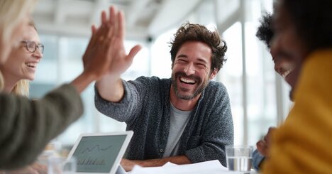 「賢い人」より「おめでたい人」の方が人生うまくいく“深い理由”