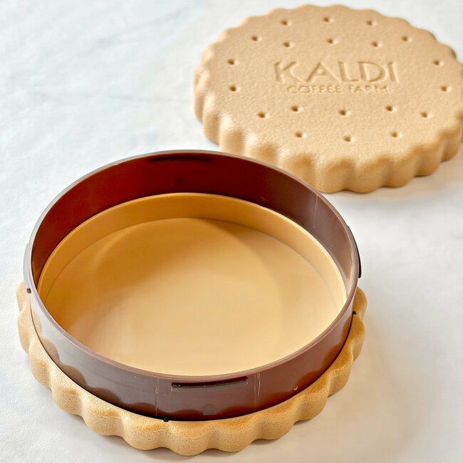 「絶対ほしかったやつ」店舗で見つけたらラッキー！カルディの“お菓子みたいな小物入れ”が可愛すぎる！「買えてよかった」「チョコレート部分も再現」