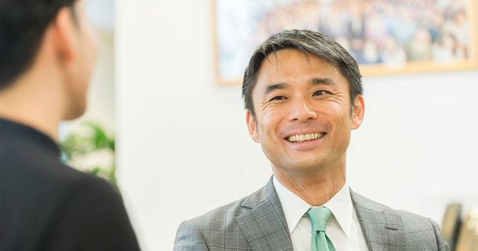 岩瀬大輔さん