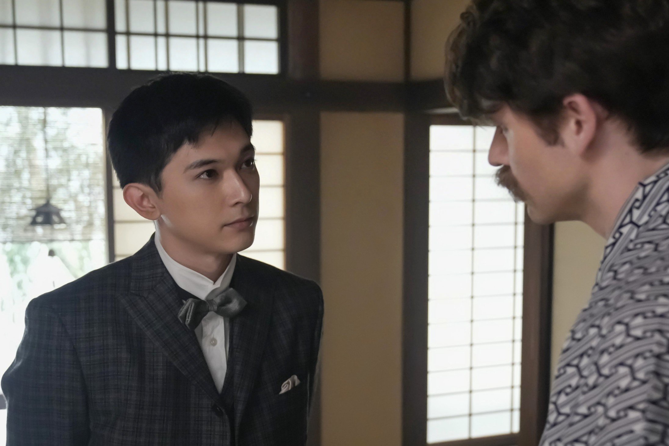 吉沢亮が朝ドラで流ちょうな英語を披露、共演者に教えた日本語が意外だった!【写真ギャラリー付き】