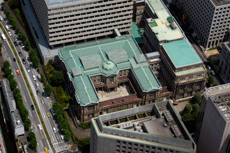 銀行がマイナス金利で融資リスク拡大に走る危うさ