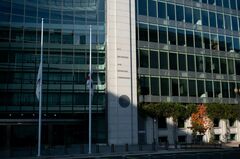 インサイダー取引、情報源は在宅勤務中の交際相手