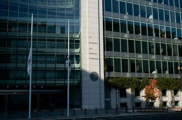 インサイダー取引、情報源は在宅勤務中の交際相手