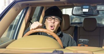 「しゃちほこ停め」「茨城ダッシュ」「阿波の横走り」…全国の“知らなきゃ危ない”運転ルール