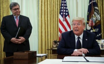 トランプ氏、SNS標的の大統領令に署名　免責を制限