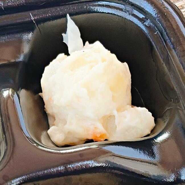 おかず2種盛りで豪華すぎる！ほっともっとの“わんぱく弁当”肉と魚を両方食べられて幸せ！「美味しかった」「身が厚い」《実食レビュー》