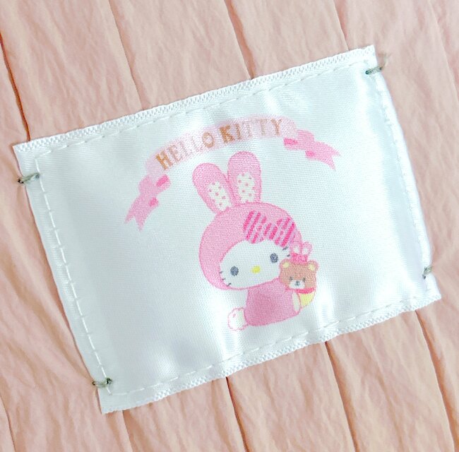 かわいすぎて色違いもほしい!しまむら×サンリオの「ポケットたくさんポーチ」たっぷり収納できるし、ガバッと開いて使いやすい!