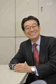 【第2回】英語上達のコツは一つしかない！感性を磨く高野式“回文”「Madam, I&apos;m Adam.」