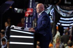 全米運輸労組、大統領選で特定候補を支持せず