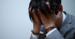 泥酔した同僚の「電車トラブル」に巻き込まれて逮捕→諭旨解雇になった男性の“挽回策”