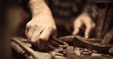 なぜ多くの若者が、伝統工芸の職人に憧れるのか?