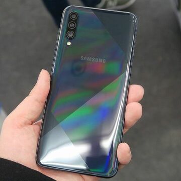 3眼カメラや画面内指紋認証搭載！ サムスンの最新ミドル「Galaxy A50s」
