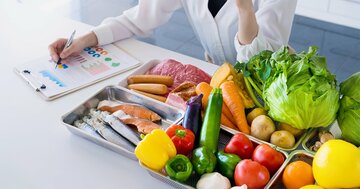 「ラーメンも食べてOK」なのに痩せる?一流トレーナーが教える“カロリー計算不要”の「点数式」食事法