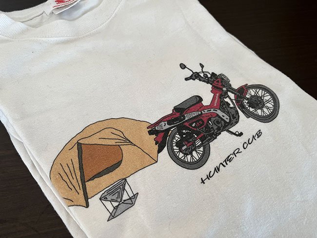 これがハンターカブTシャツ。アウトドアテイストがいい感じです