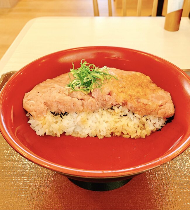 「すき家で最も好きなメニュー」「定期的に食べたくなる」2倍盛りの“よくばりメニュー”見た目のインパクトがスゴすぎる!「マジでこればかり食べてる」