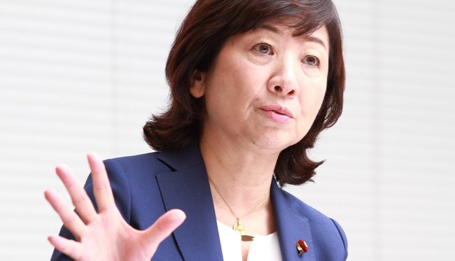 野田聖子幹事長代行は「『子ども』を政策の中心にすえる」とダイヤモンド編集部のインタビューで語った