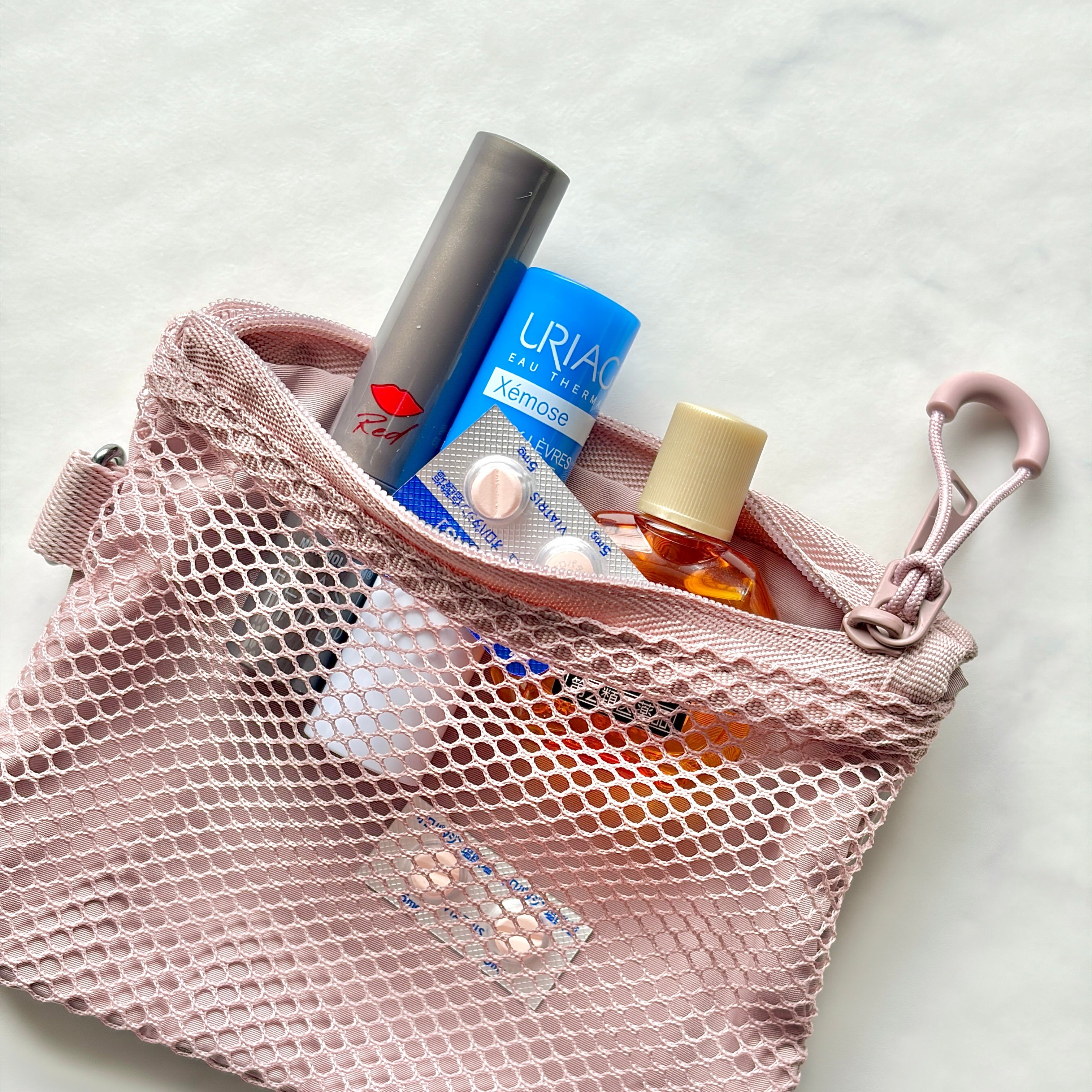 カード15枚が余裕で入った！無印良品の“ミニ財布になる収納ポーチ”が天才すぎる！「やっと購入できました！」「再入荷メールを見てすぐに購入」