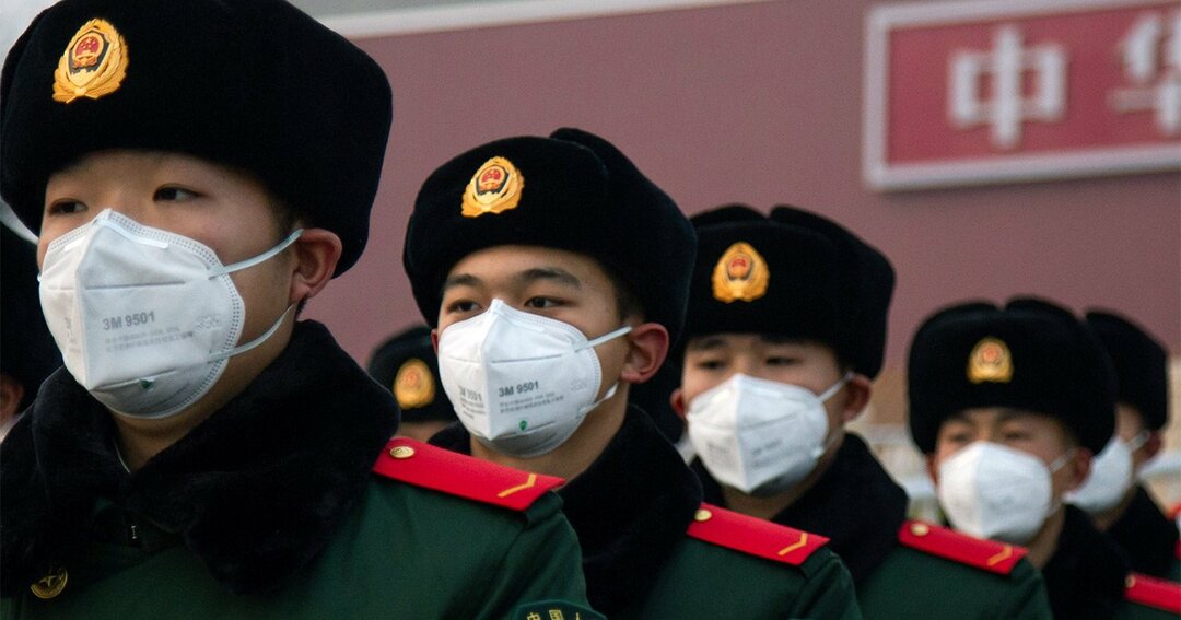 マスクを着用する中国人民武装警察