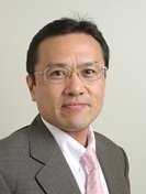 秋葉原で初めてコミック・同人誌の専門店を開店し、<br />爆発的な支持を得る