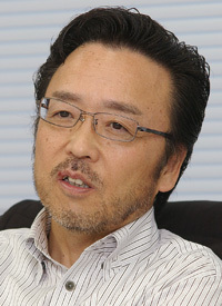神戸物産代表取締役会長兼社長 沼田昭二<br />ウォルマートもマクドナルドも、世界で戦う企業は当社と同じ製販一体型のビジネスモデル