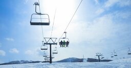 なぜ某スキー場は、まだ雪が降っていない時期のシーズン券を一番安く売り、日付を過ぎると値上げするのか？
