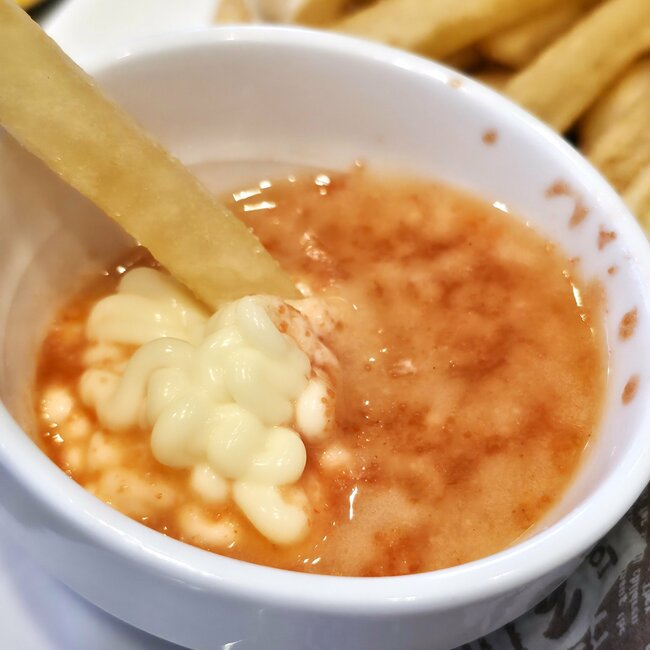 「ひと口で感動した」復活の要望が止まらなかったガストの“絶品ハンバーガー”肉々しくて食べ応えバツグンなんです!「大好きすぎる」「めちゃくちゃおいしかった…!」