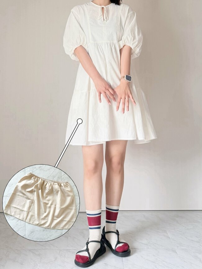 【GU】後ろ姿までカワイイ!1490円の“ふんわりワンピース”すぽんと着るだけでコーデが華やかになる!「一目惚れで衝動買い」「ウエストが細く見えます」《購入レビュー》