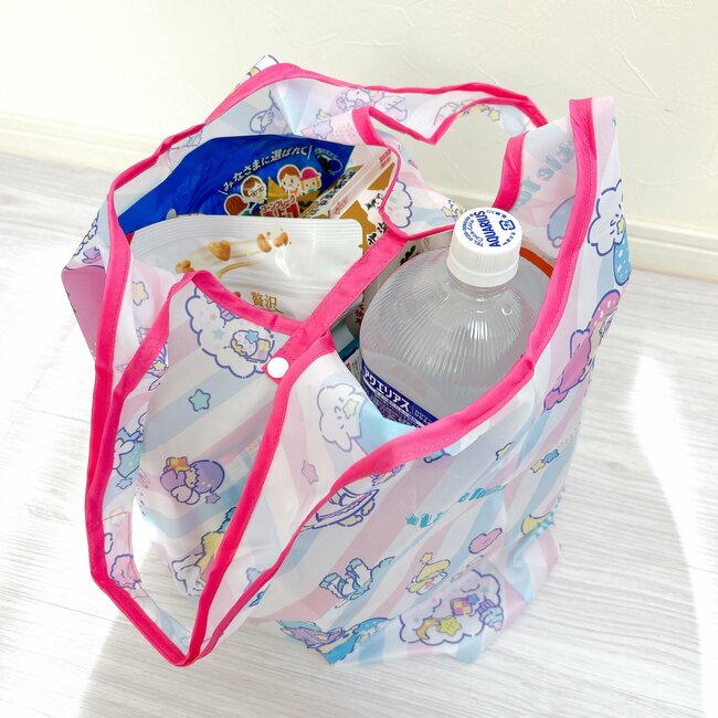 可愛すぎて毎日持ち歩きたい…！しまむら×キキララの「大容量エコバッグ」カゴいっぱいの商品がまるっと入った！