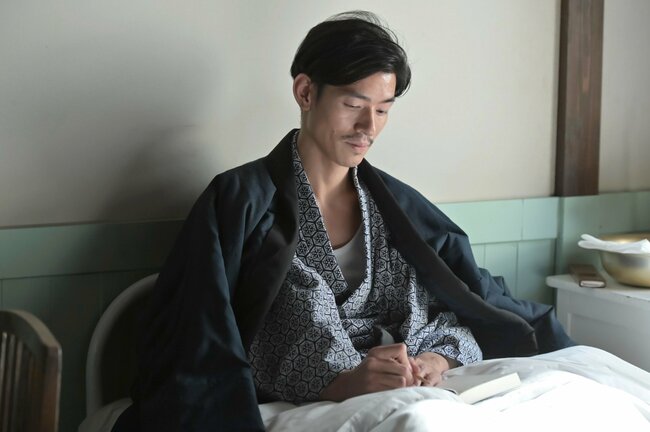 戦争も、教育も、すべてが塗り替えられた…朝ドラ『あんぱん』折り返し地点で見えたこと【第61回レビュー】