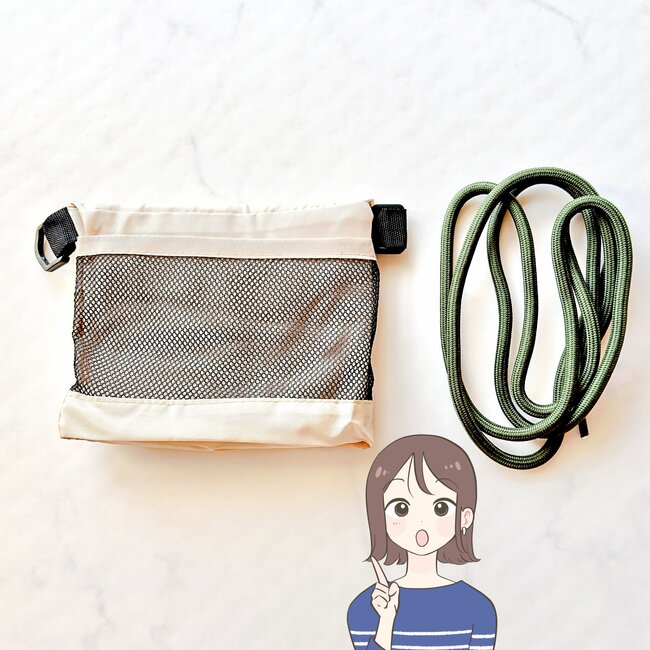 ポシェットいらないじゃん…！ダイソーの「サコッシュみたいに持ち歩けるエコバッグ」身軽に買い物できて嬉しすぎる！